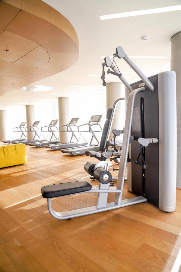 더 플라자 티라나 외부 사진 A gym