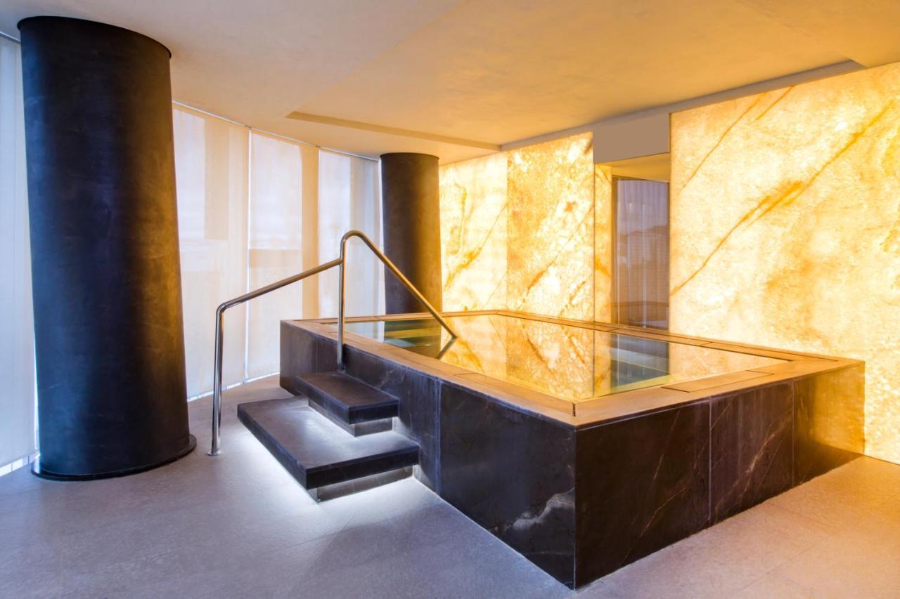 더 플라자 티라나 외부 사진 The spa at The Dorchester